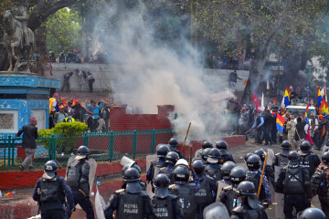 राप्रपाकाे प्रदर्शनमा प्रहरीकाे दमन, सांसदसहित केही कार्यकर्ता घाइते